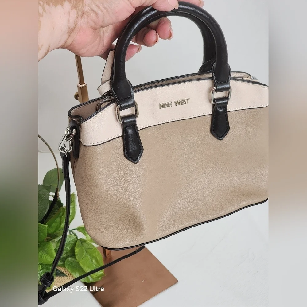 Nine West Beige and Black Handbag - Picture 2 of 8